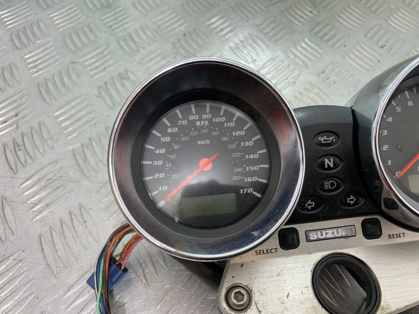 SUZUKI GSF1200 GSF 1200 BANDIT CLOCKS SPEEDO DASH   YEAR 2001-2004 (CMB1188)