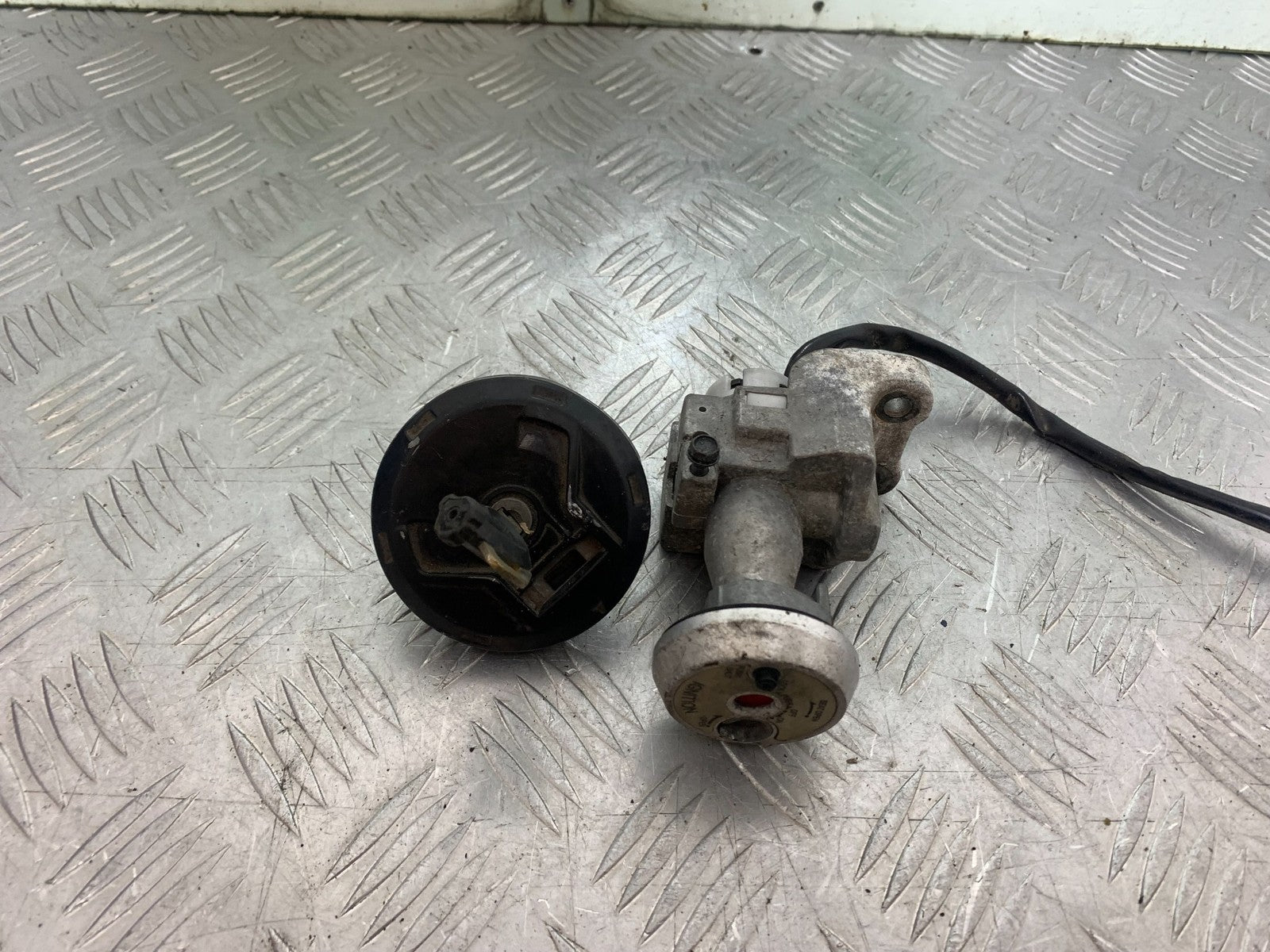 YAMAHA XMAX 125 XMAX-125 LOCKS AND KEY   YEAR 2015-2020  (CMB1266)