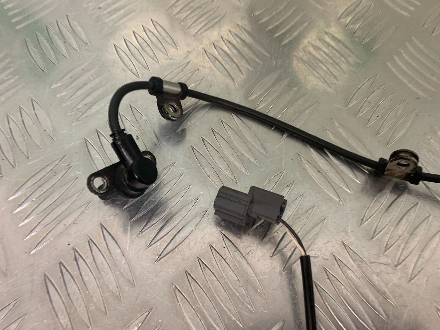 TRIUMPH 1050 SPRINT GT FRONT ABS SENSOR YEAR 2010-2014 (STOCK 979)