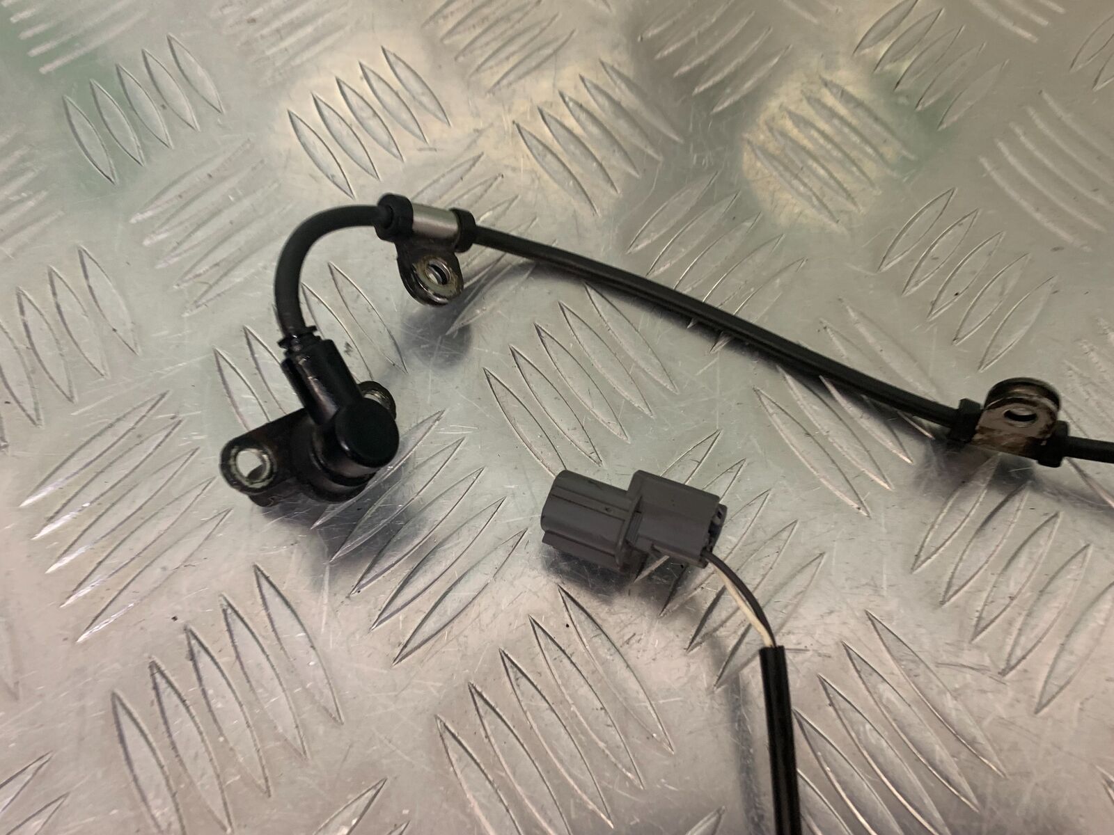 TRIUMPH 1050 SPRINT GT FRONT ABS SENSOR YEAR 2010-2014 (STOCK 979)