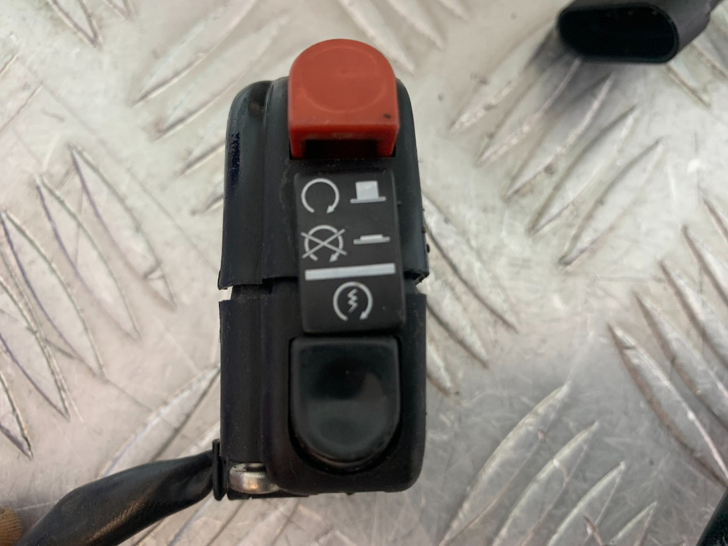 APRILIA RSV4 FACTORY RIGHT SWITCH GEAR  YEAR 2009-2012 (CMB1224)