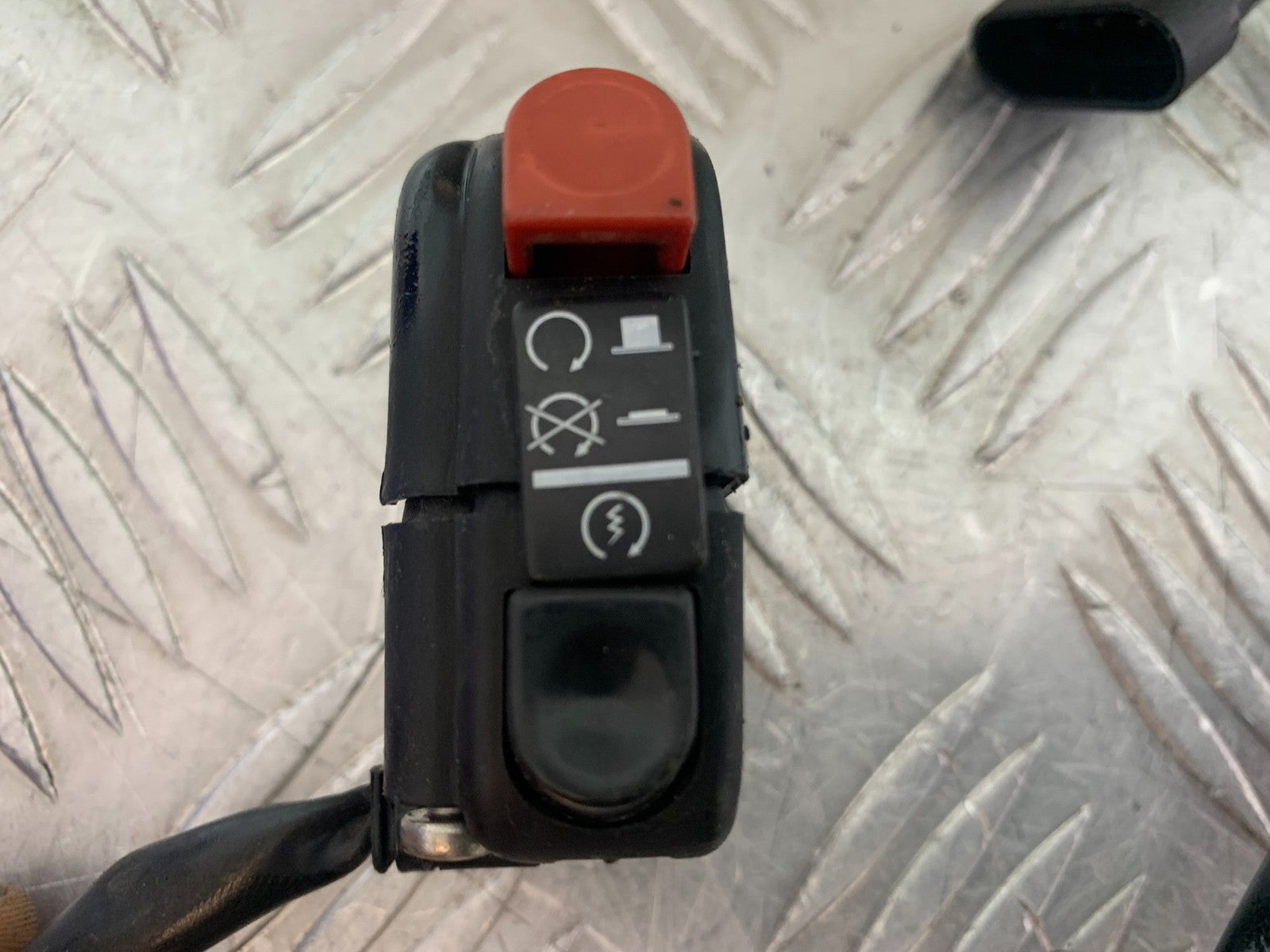 APRILIA RSV4 FACTORY RIGHT SWITCH GEAR  YEAR 2009-2012 (CMB1224)