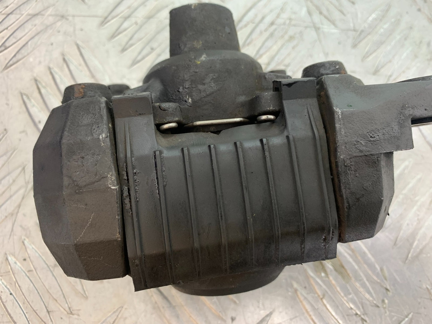 SUZUKI GSF1200 GSF 1200 BANDIT REAR BRAKE CALIPER  YEAR 2001-2004 (CMB1188)
