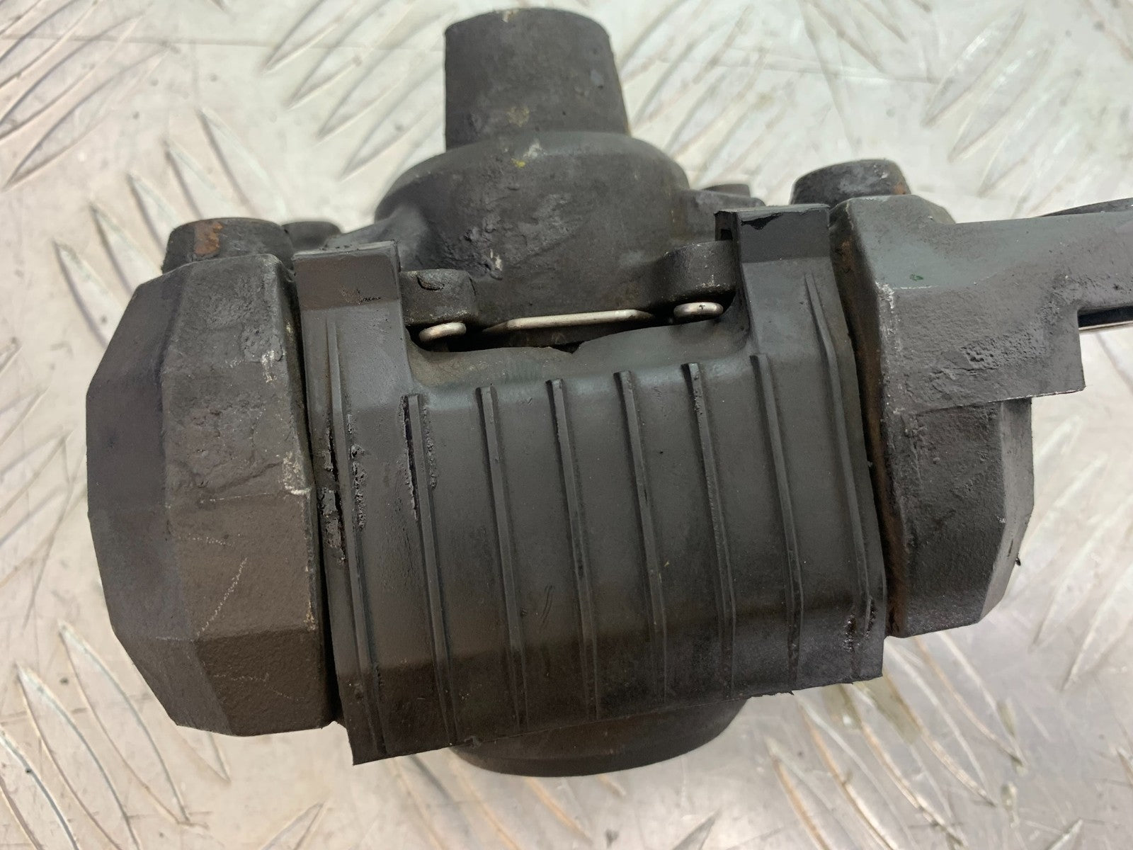 SUZUKI GSF1200 GSF 1200 BANDIT REAR BRAKE CALIPER  YEAR 2001-2004 (CMB1188)