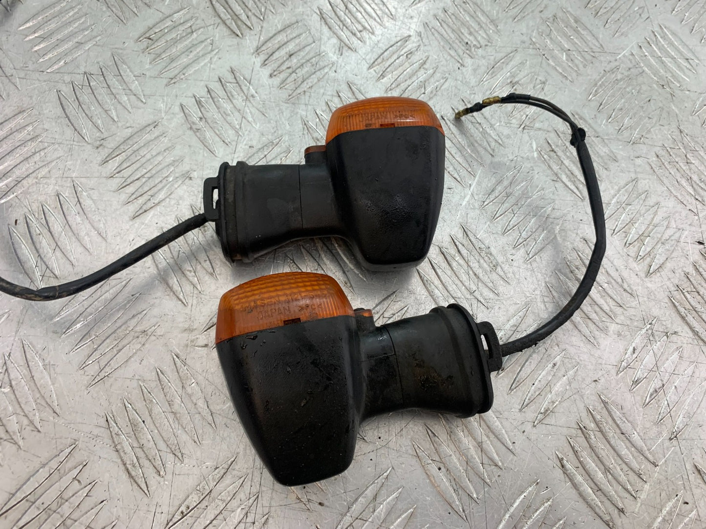 YAMAHA FZS1000 FAZER 2X INDICATORS  YEAR 2001-05 (CMB1275)