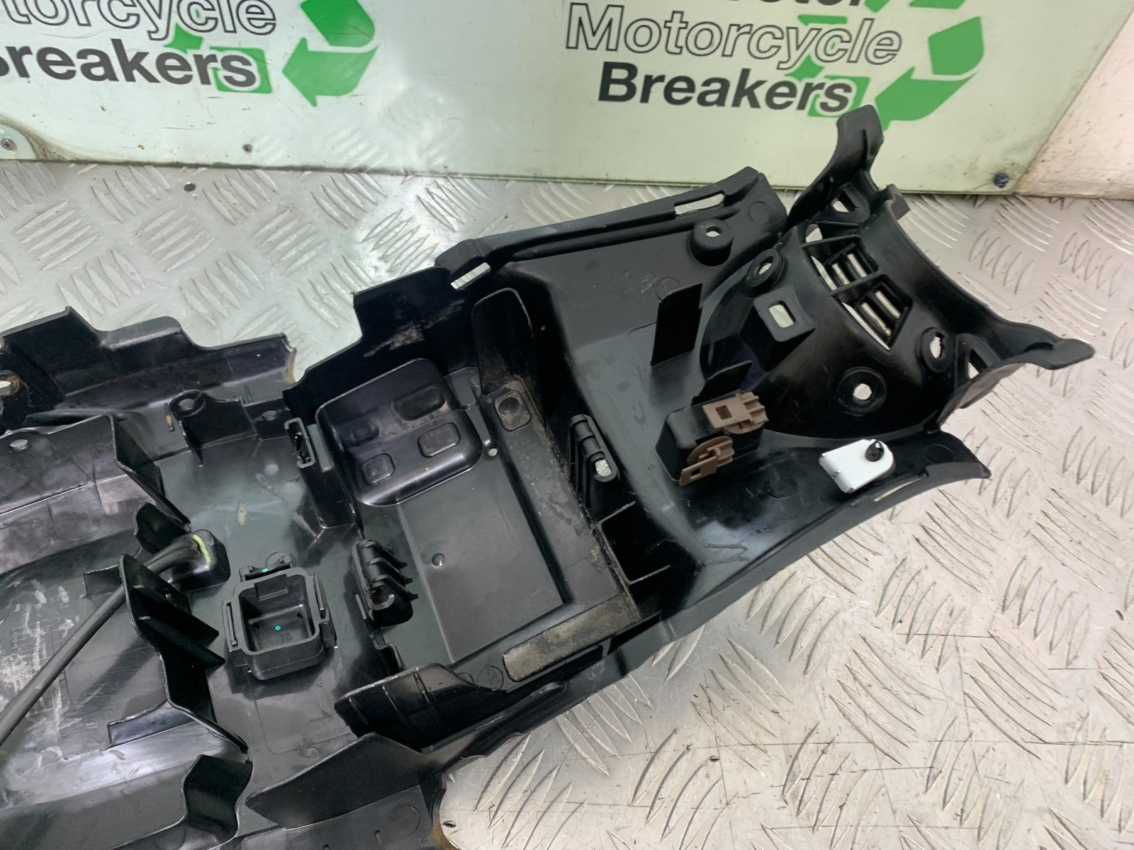 HONDA CB650F CB 650 FA-E UNDERTRAY YEAR 2014-2017 (CMB1226)