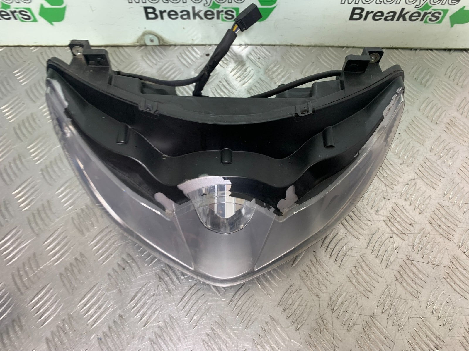 TRIUMPH 1050 SPRINT ST HEADLIGHT  2003-2011 (CMB1285)