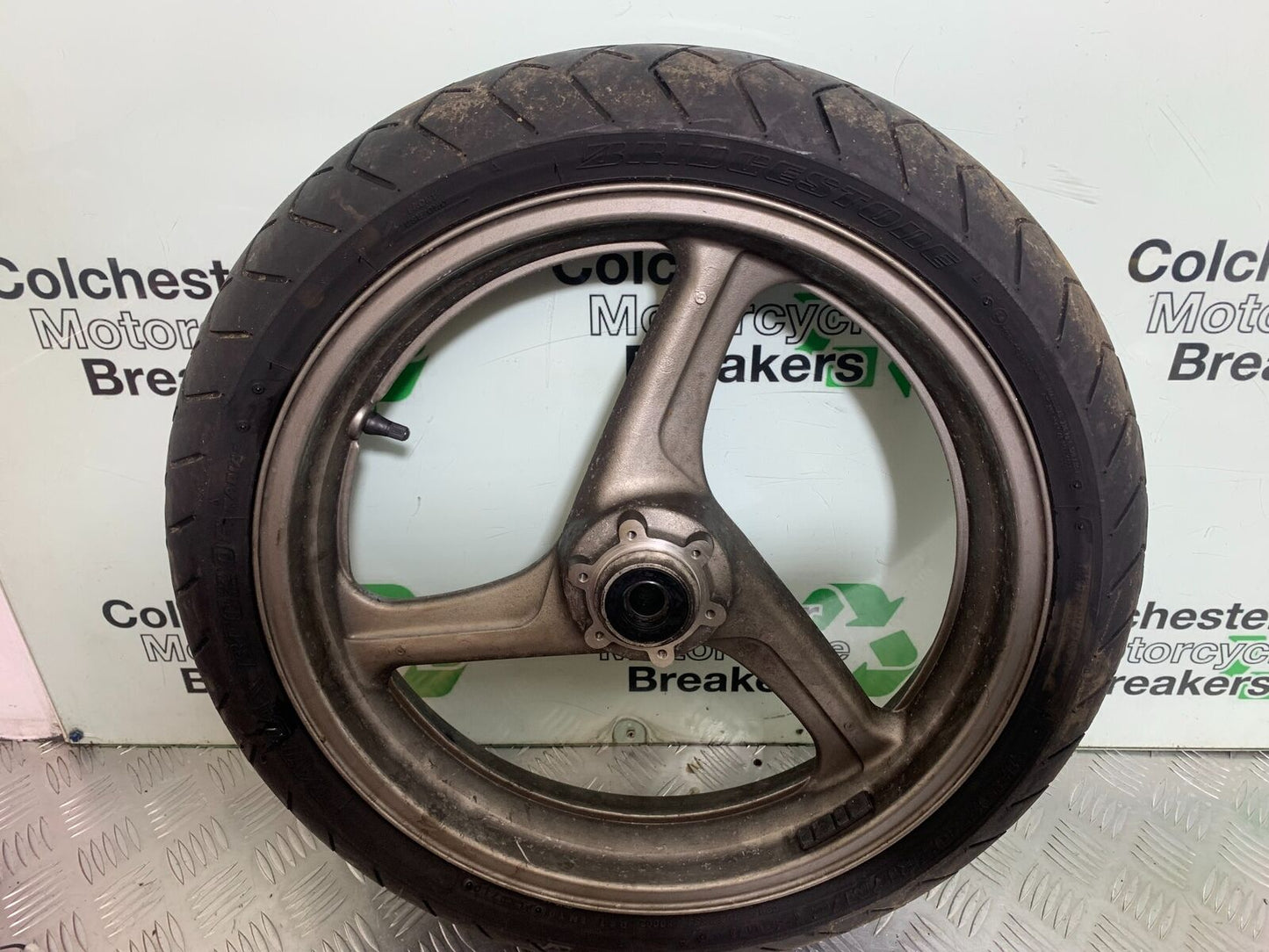 HONDA CBR1100 BLACKBIRD FRONT WHEEL  YEAR 1999-2005  (CMB1103)