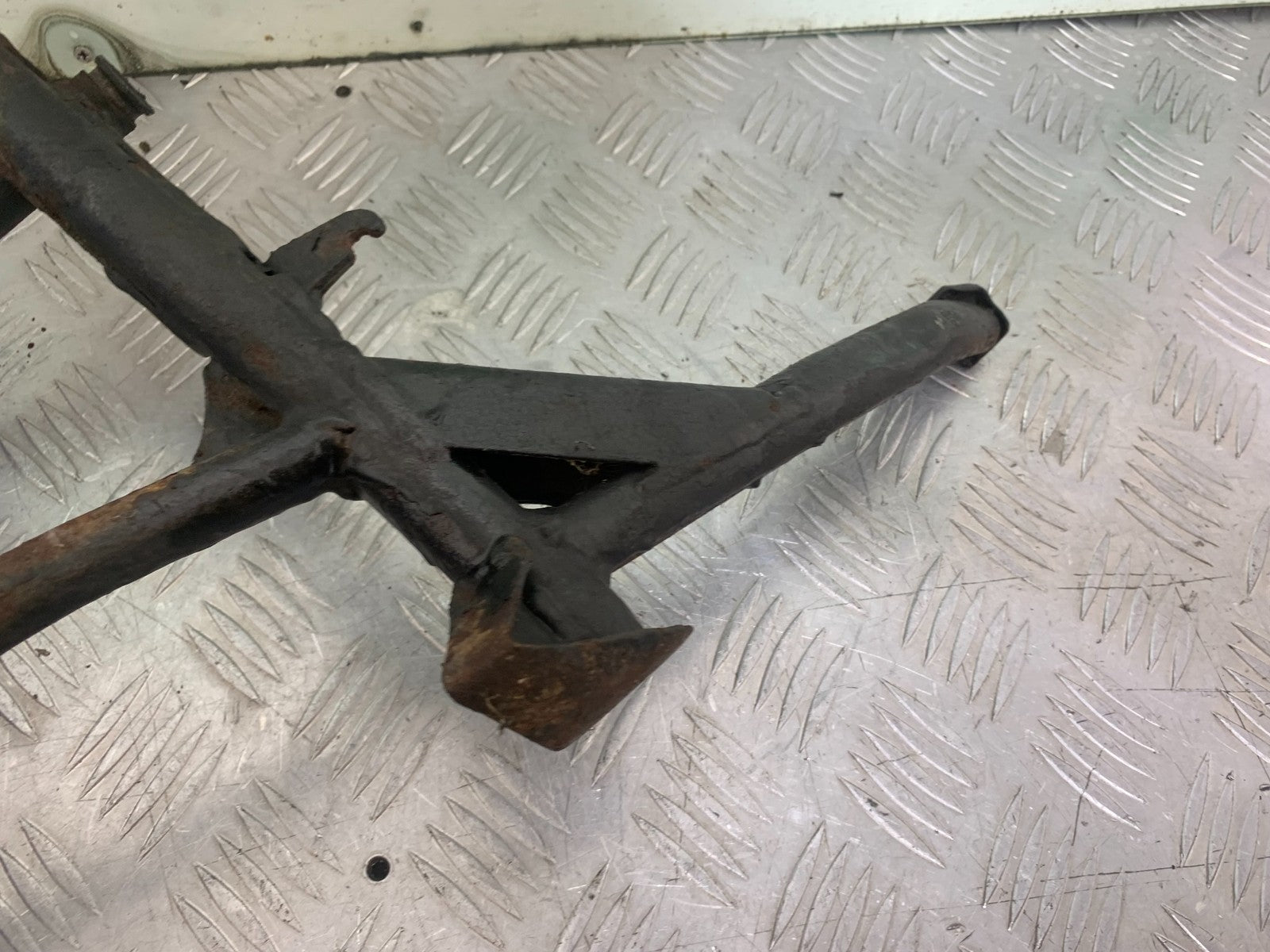 HONDA ST1100 PAN EUROPEAN CENTER STAND  YEAR 1993-2001 (CMB1195)