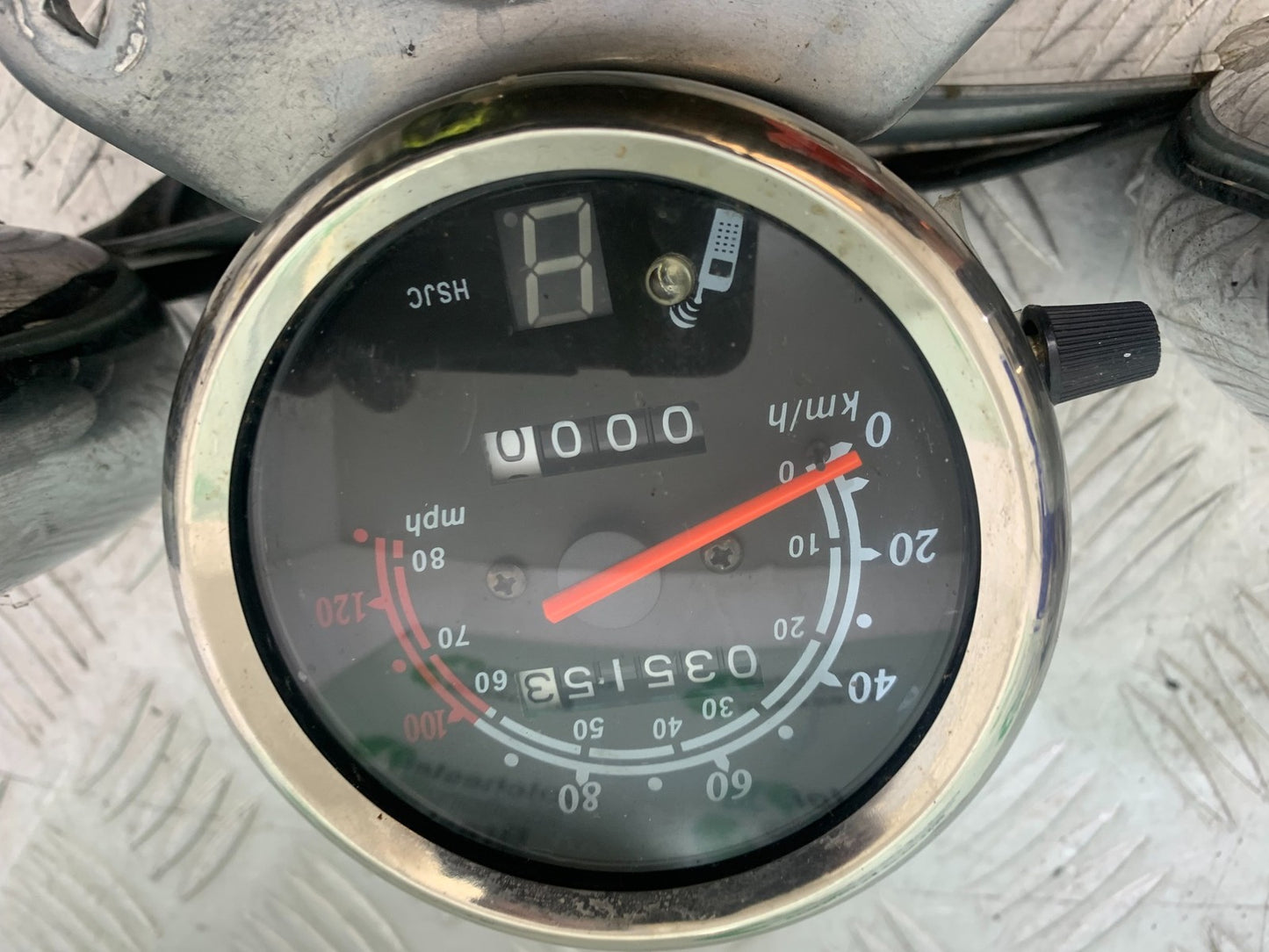 PIONEER NEVADA XF125 CLOCKS SPEEDO DASH  YEAR 2009 (CMB1214)