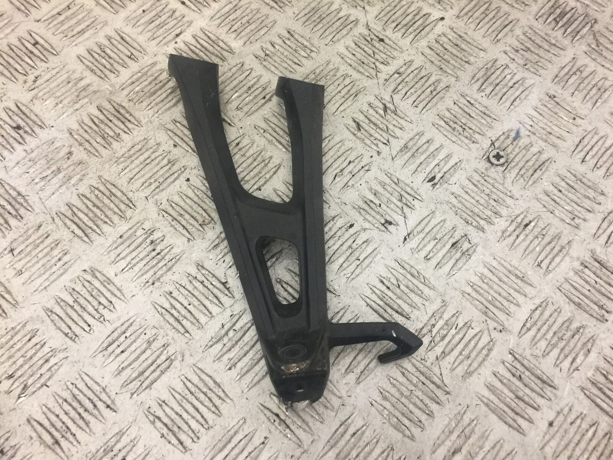 SUZUKI GSXR1000 L1 - L6 LEFT REAR HANGER AND PEG  YEAR 2011-16 (STOCK 649)