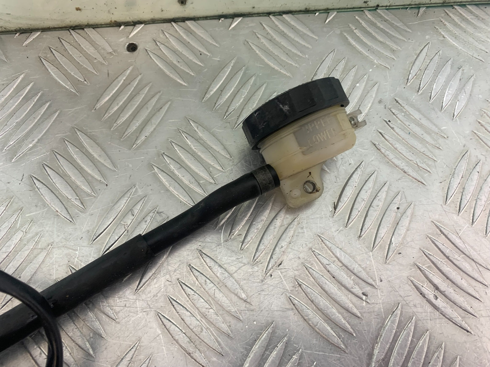 KAWASAKI ZX6R FRONT RIGHT HANGER  YEAR 2009-2012 (CMB1136)