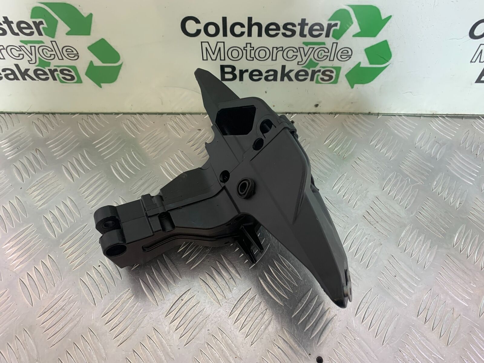 APRILIA RS4 125 FAIRING BRACKET YEAR 2011-2016 (STOCK 994)