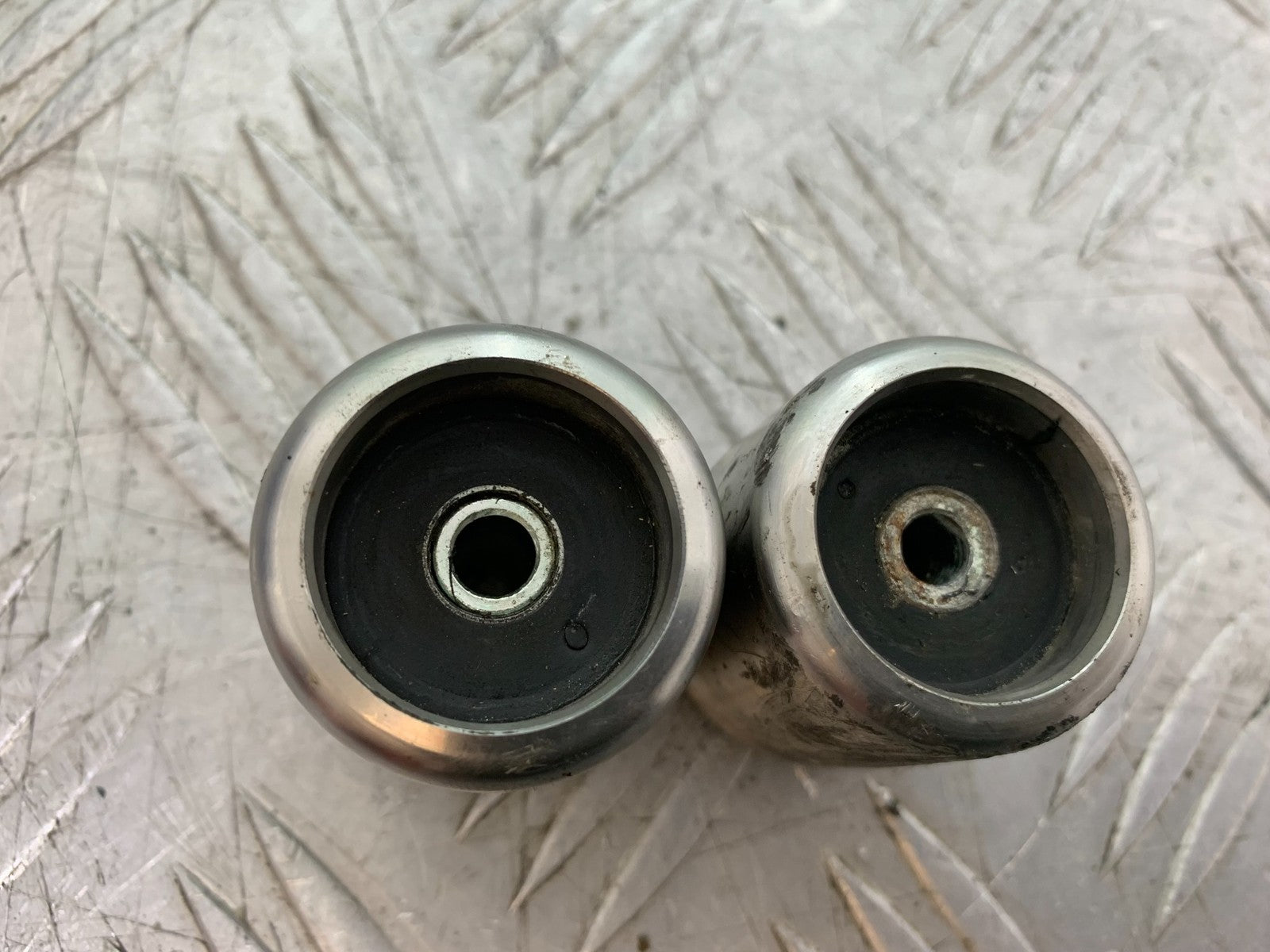 TRIUMPH 955I SPRINT RS BAR END WEIGHTS   YEAR 1999-03 (CMB1313)