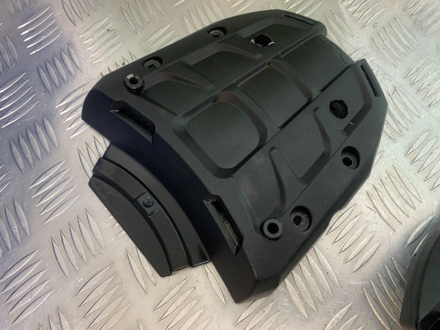TRIUMPH TIGER 800 GIVI RACK AND COVER  YEAR 2011-2014 (CMB1113)