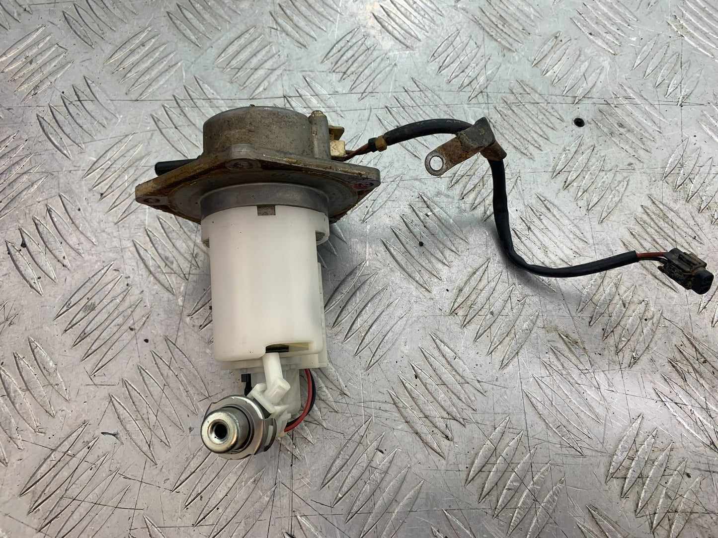 KAWASAKI KXF450 KXF 450 PETROL PUMP  YEAR 2013 CMB1217)