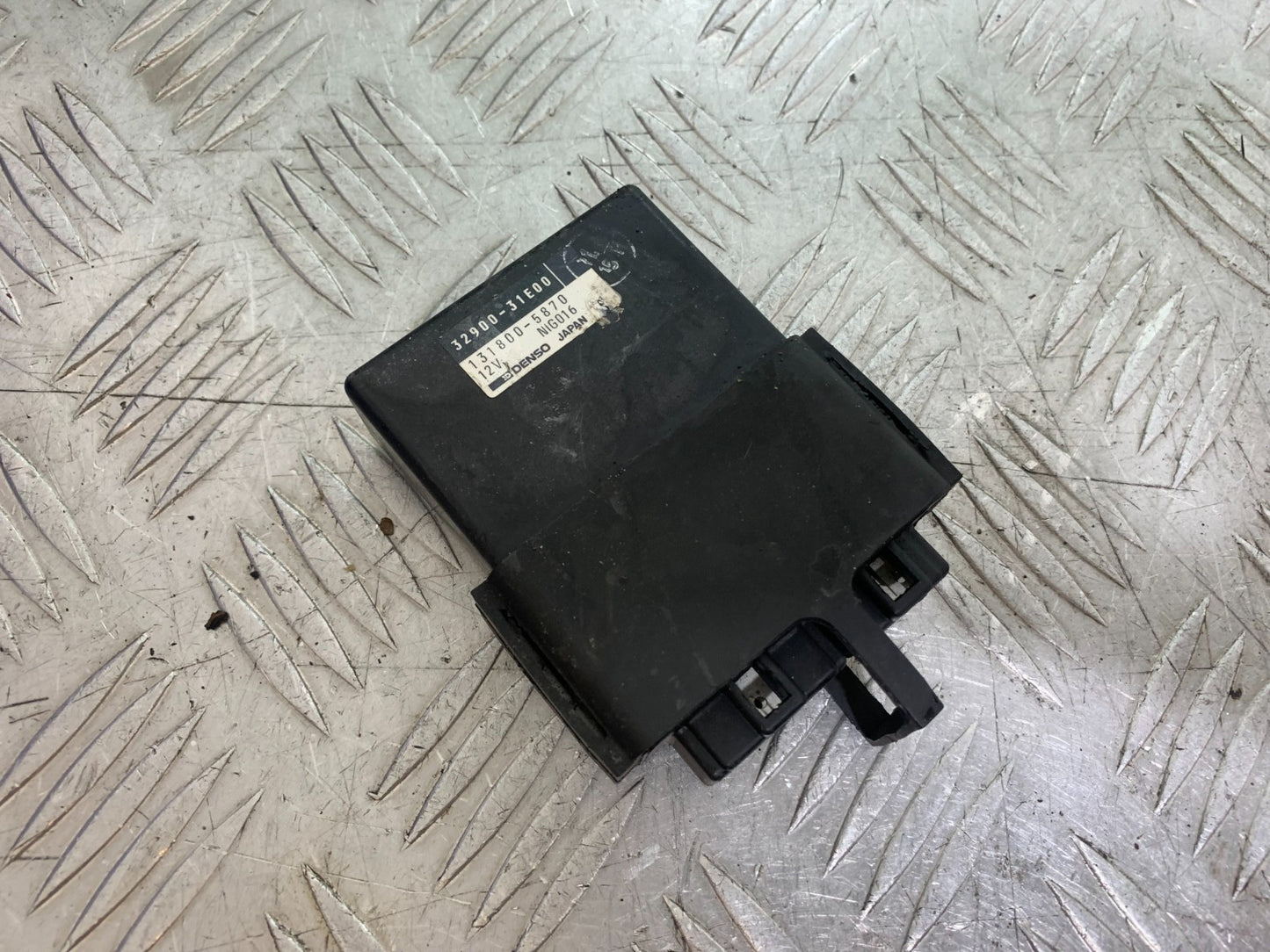 SUZUKI RF900 RF 900 CDI UNIT  YEAR 1994-1999 CMB1326