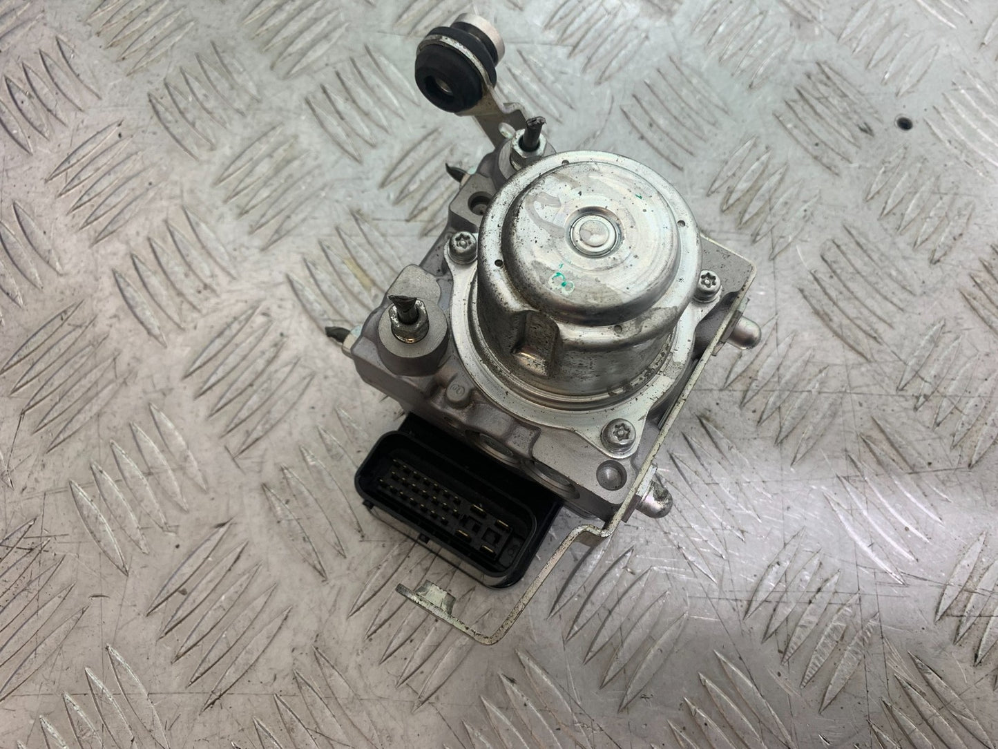 KAWASAKI GTR1400 GTR 1400 ABS PUMP YEAR 2007-2009 (CMB1174)