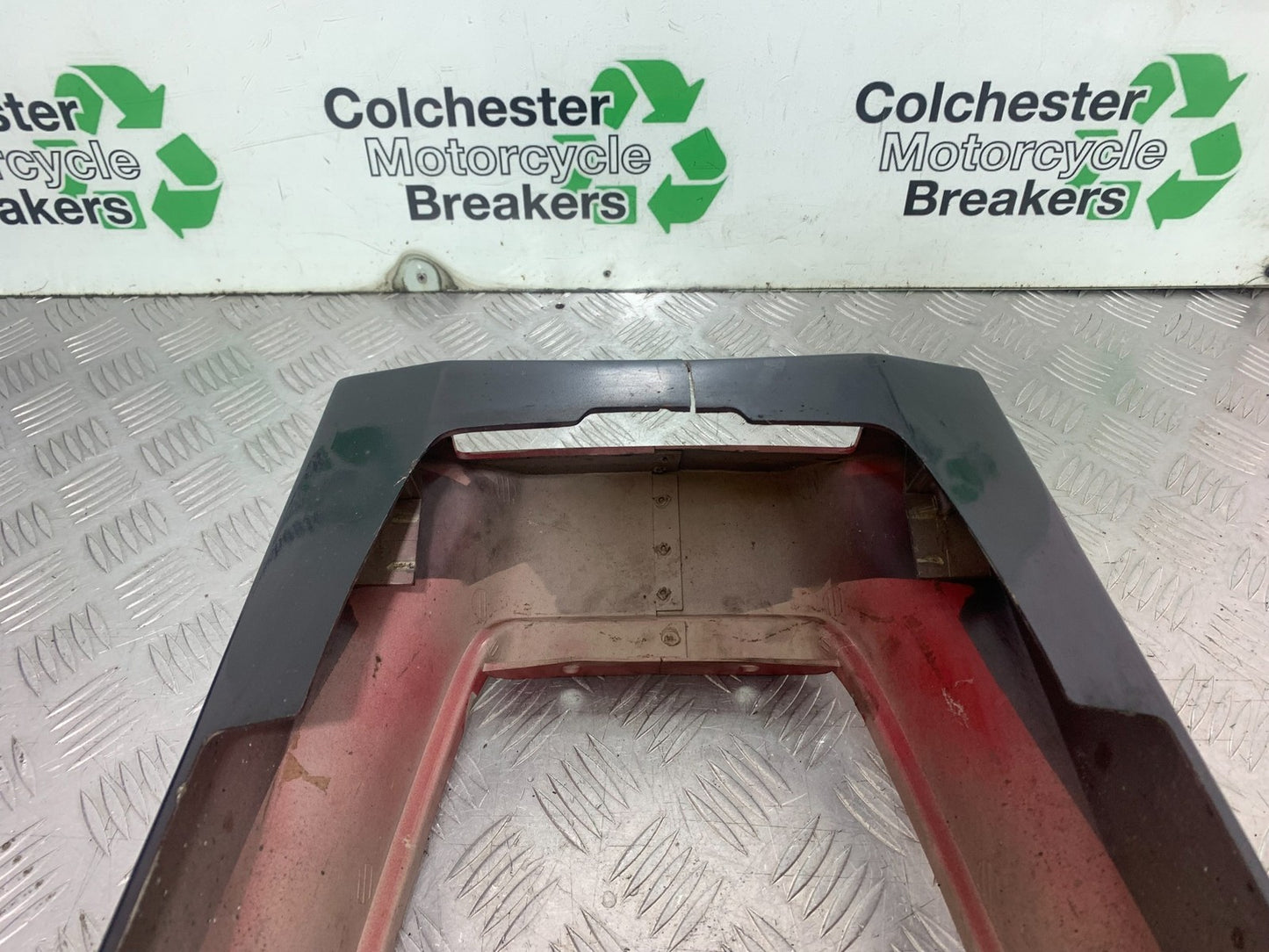 KAWASAKI GPZ600 GPZ 600 SEAT UNIT TAIL PIECE  YEAR 1988-90  (CMB1258)