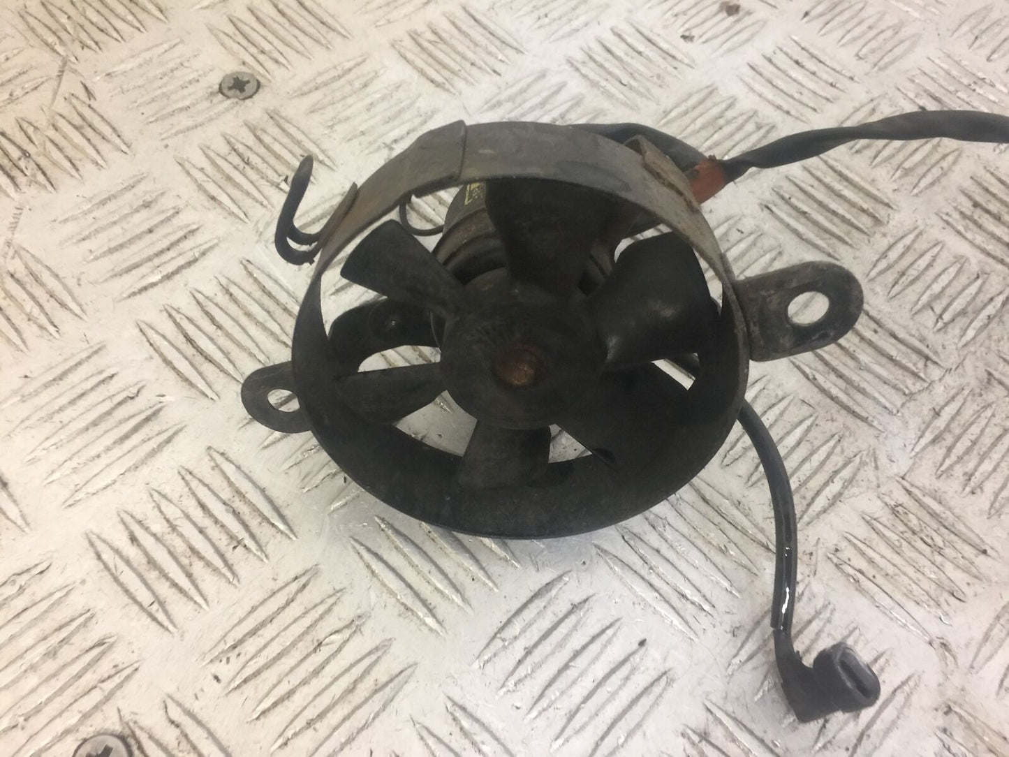 HONDA XL125 VARADERO RADIATOR FAN  YEAR 2004 (STOCK 629)