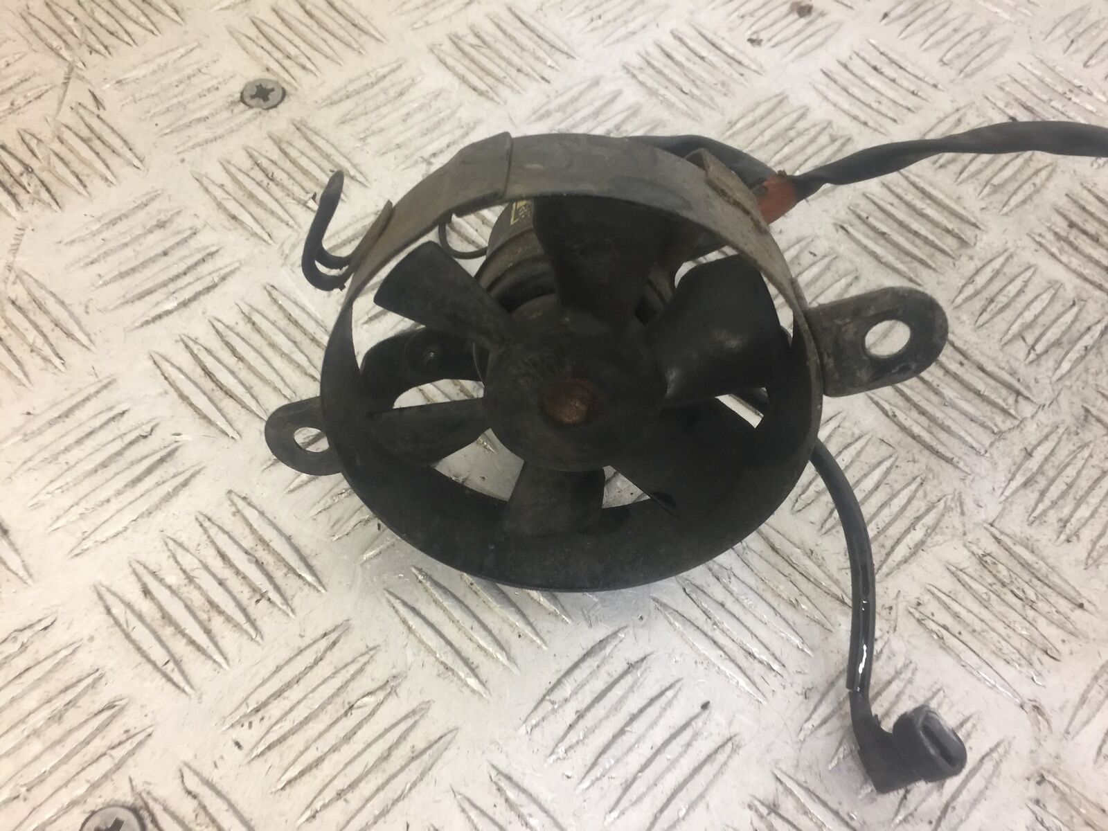 HONDA XL125 VARADERO RADIATOR FAN  YEAR 2004 (STOCK 629)