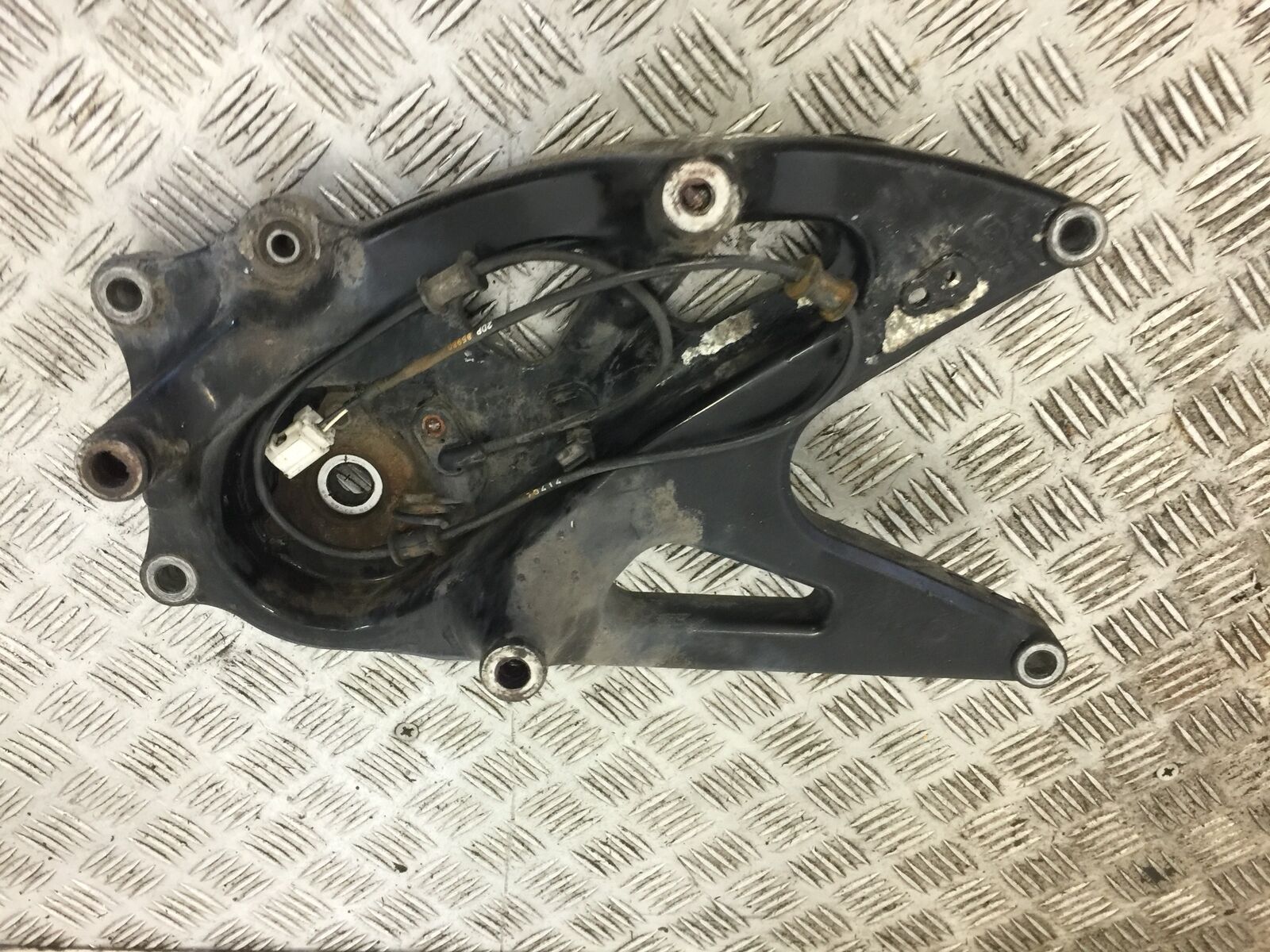 YAMAHA NMAX125 NMAX 125 EXHAUST BRACKET  YEAR 2017 (STOCK 598)