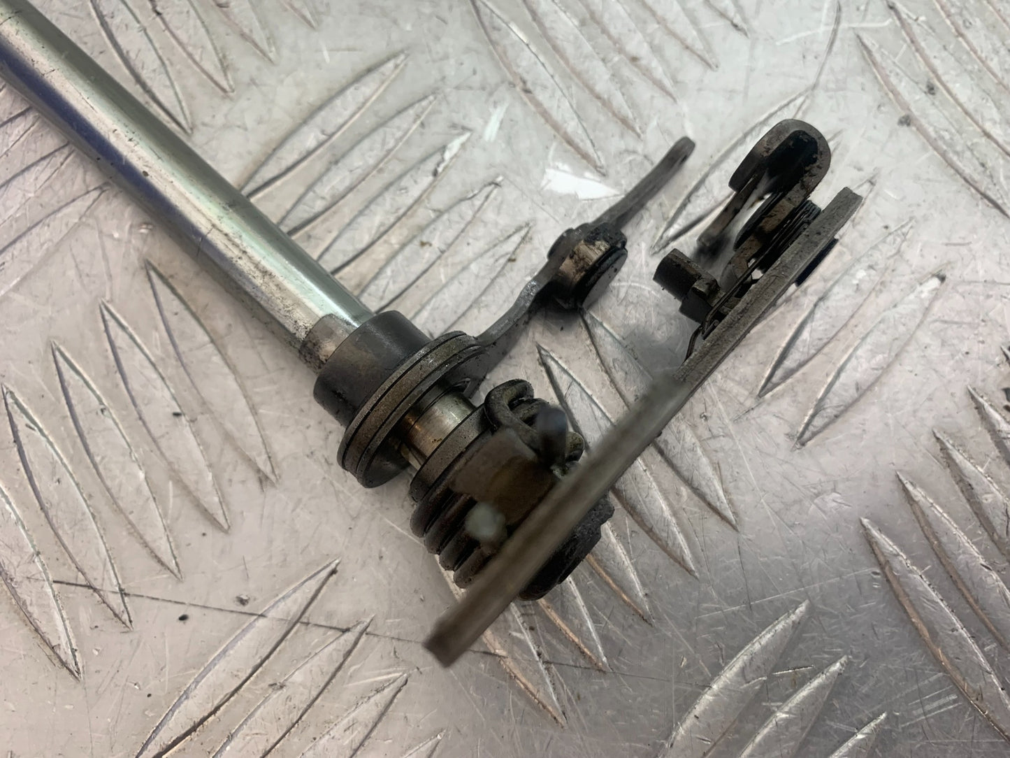 APRILIA 650 PAGASO STRADA GEAR SHAFT  YEAR 2005-2010 (CMB1057)
