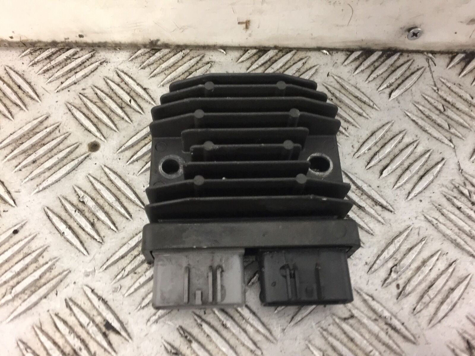 HONDA CB650 F CB 650 FA-H REGULATOR  YEAR 2017-2019 STOCK 403