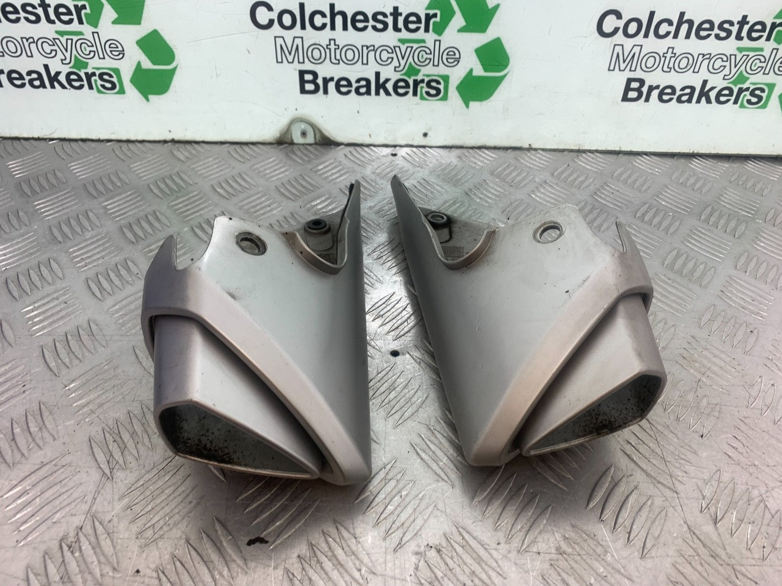 APRILIA SL750 SL 750 SHIVER SILENCER COVERS   YEAR 2008-2016 (CMB1242)