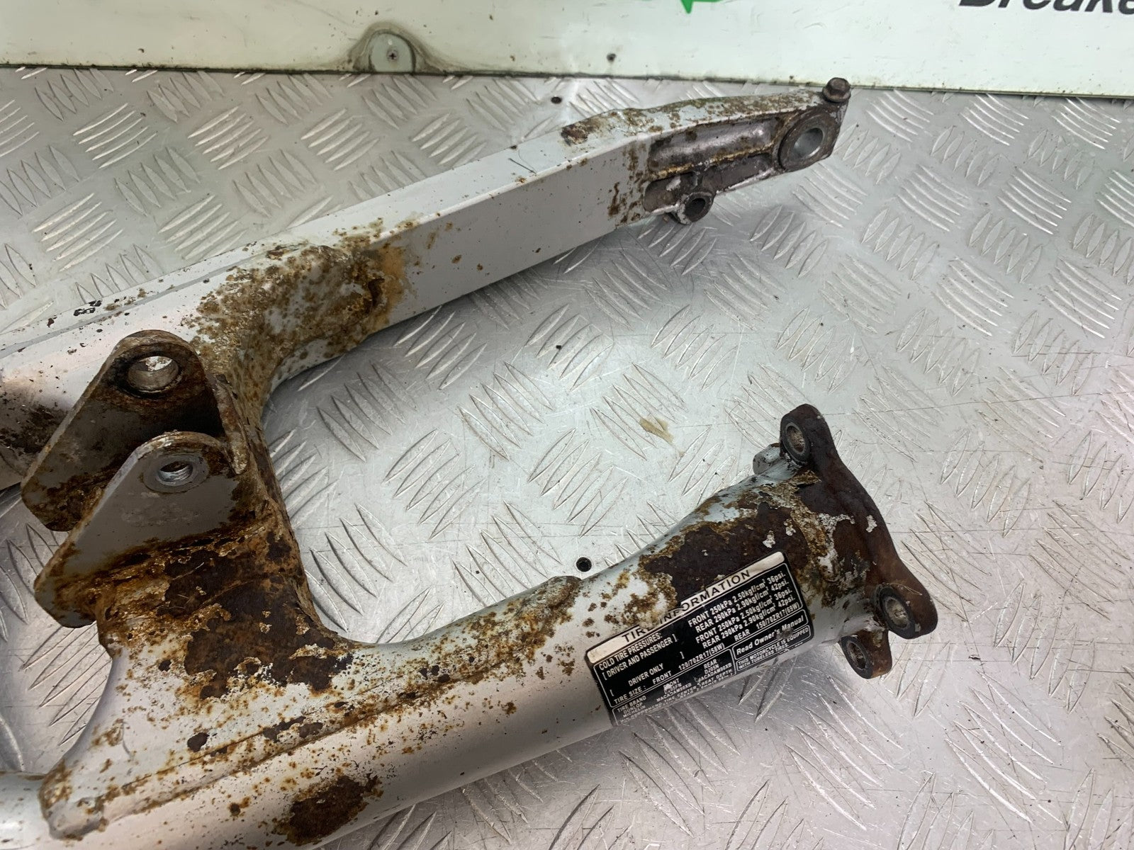 HONDA NT650 V DEAUVILLE SWINGARM   YEAR 1999 (CMB1268)