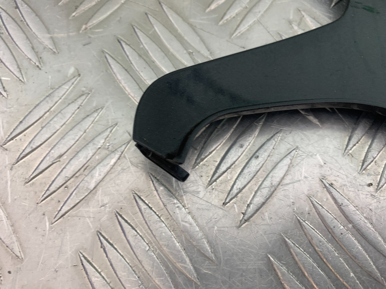 KAWASAKI ZX6R SEAT PANEL JOINER INFILL  YEAR 2009-2012 (CMB1136)