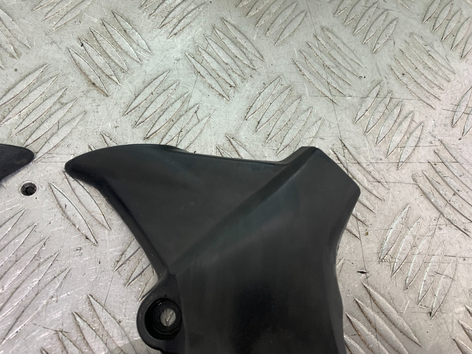 BENELLI BN125 BN 125 LEFT AND RIGHT FRAME COVERS   YEAR 2018-2021 (CMB1245)