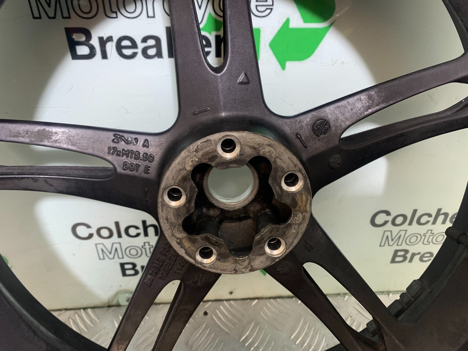 TRIUMPH 1050 SPRINT GT REAR WHEEL (GOOD TYRE)  YEAR 2010-2016 (CMB1250)