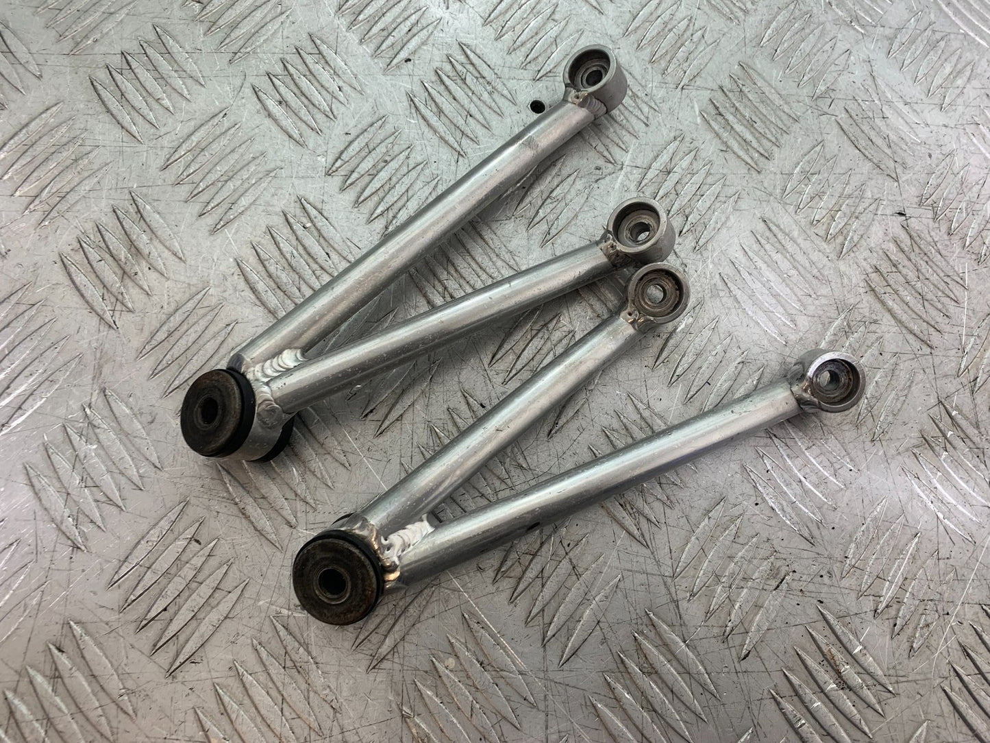 SUZUKI SV1000 SV 1000 S SILENCER BRACKETS    YEAR 2003-2007 (CMB1293)