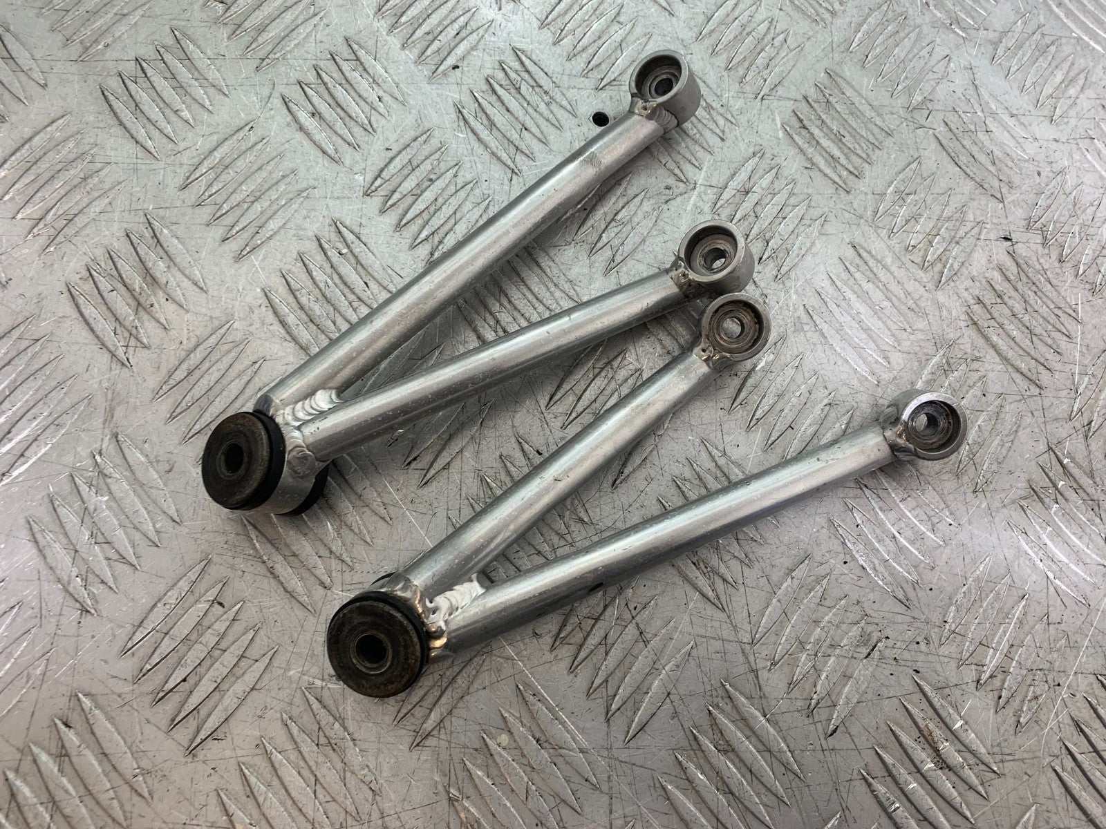 SUZUKI SV1000 SV 1000 S SILENCER BRACKETS    YEAR 2003-2007 (CMB1293)