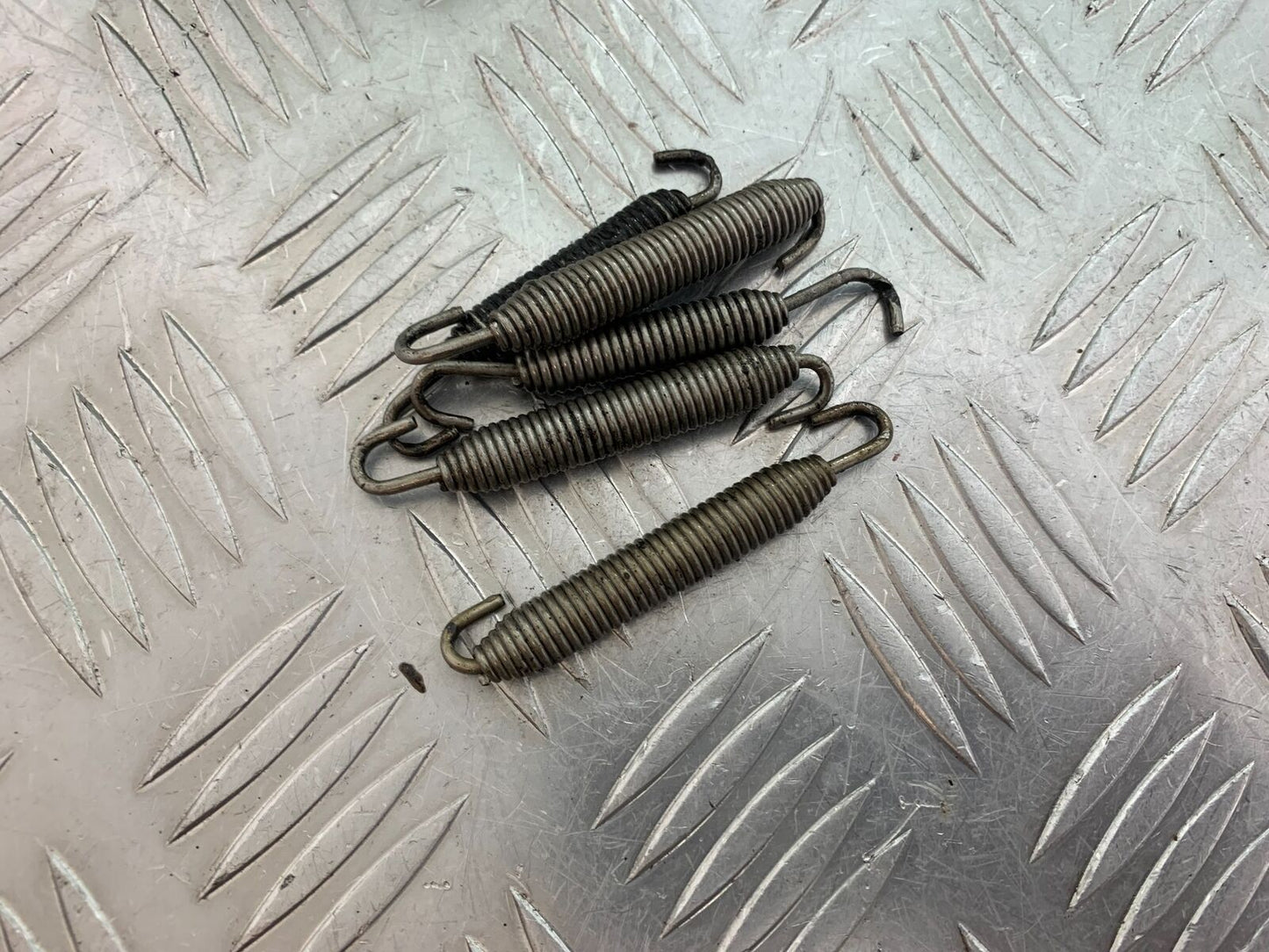 DUCATI STREETFIGHTER 848 EXHAUST SPRINGS  YEAR 2011-2016 (CMB1050)