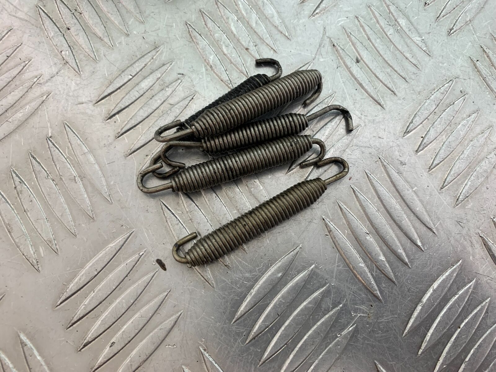 DUCATI STREETFIGHTER 848 EXHAUST SPRINGS  YEAR 2011-2016 (CMB1050)