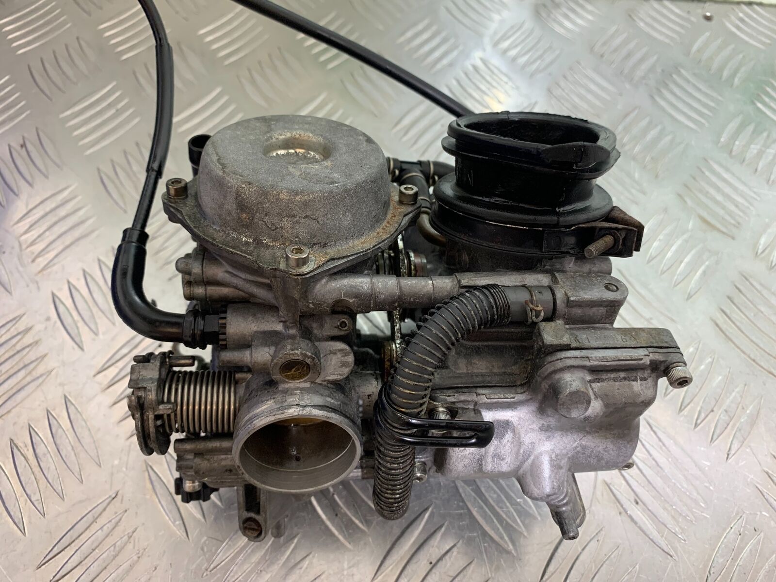 HONDA NTV 650 REVERE CARBS   YEAR 1988-1996 (CMB1025))