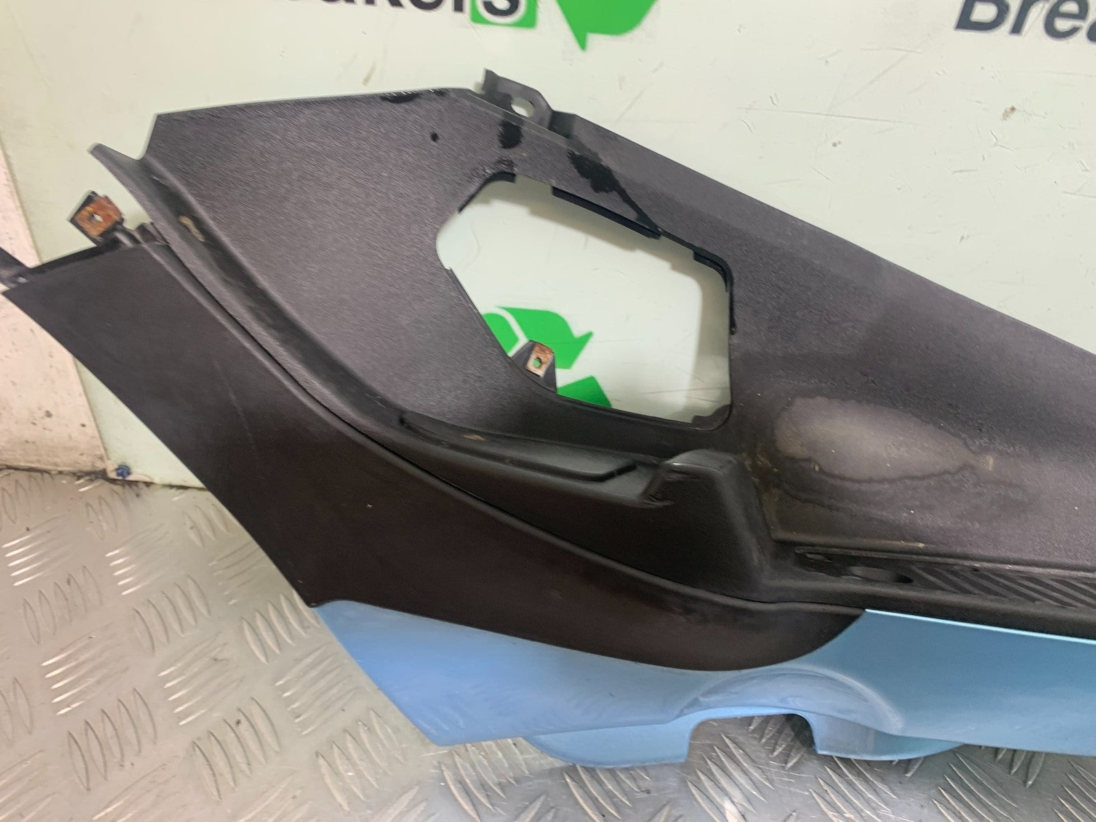 PIAGGIO MP3 250 ie RIGHT FOOTBOARD YEAR 2007 (CMB1307)