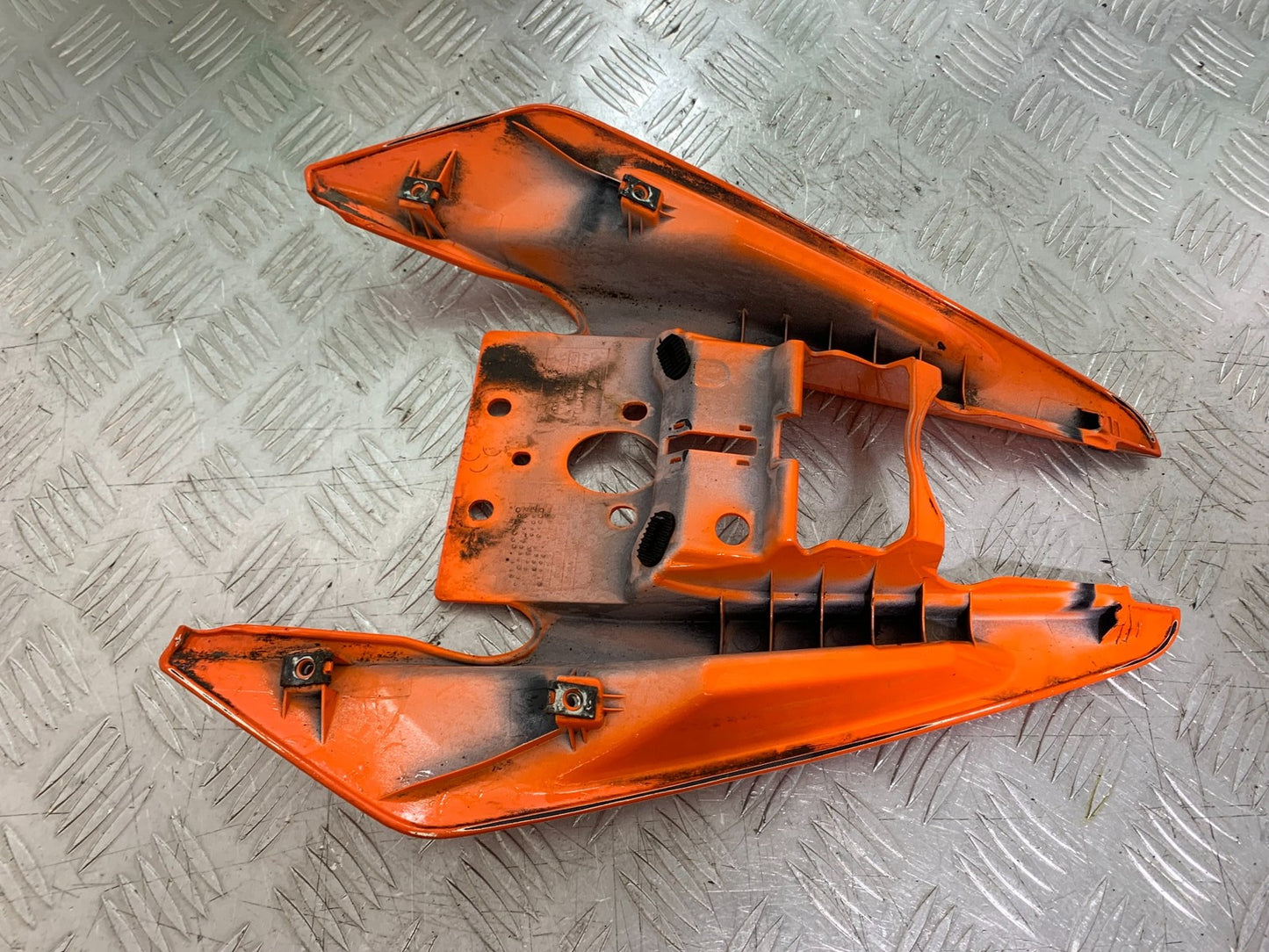 KTM RC125 RC 125 TAIL PIECE YEAR 2017-2022 (CMB 1244)