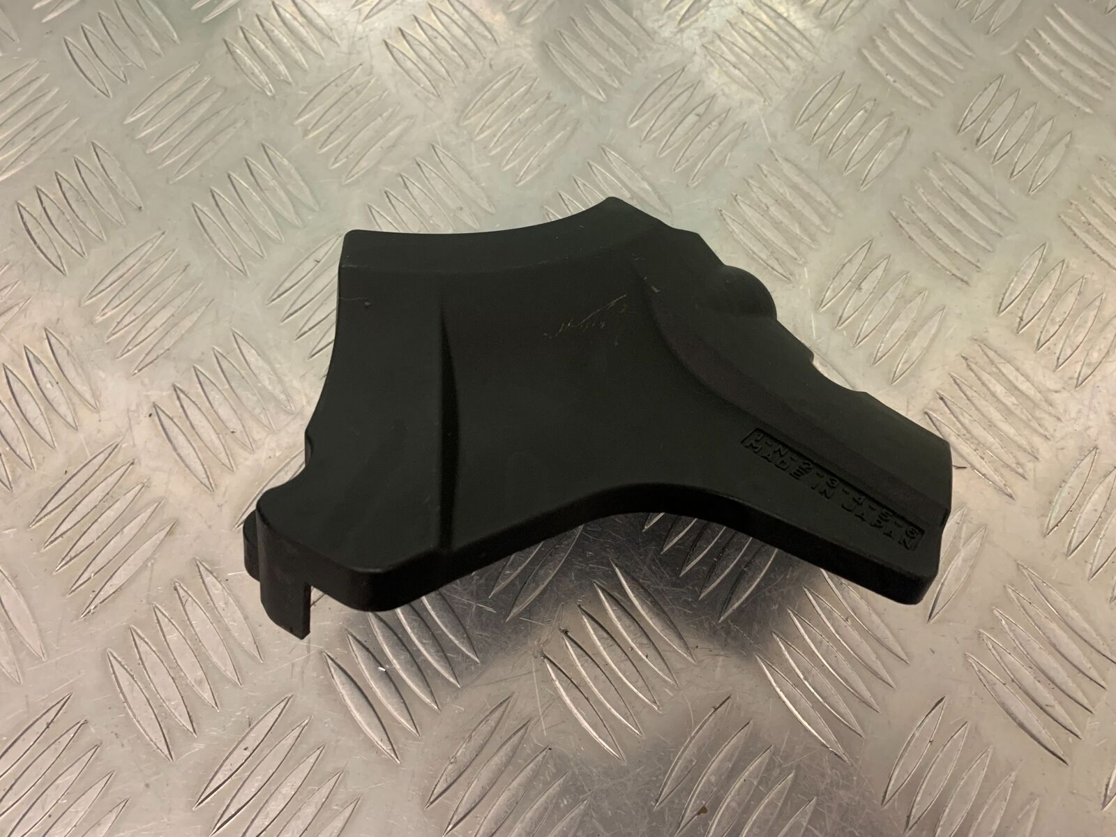 YAMAHA XJ6 XJ6-S SPROCKET COVER   YEAR 2009-2015 (STOCK 991)