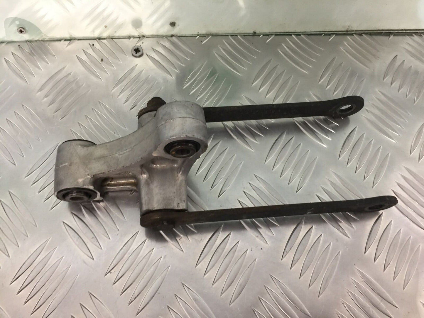 KAWASAKI Z1000 Z 1000 REAR SHOCK LINKAGE  YEAR 2007-2009  (STOCK 927)