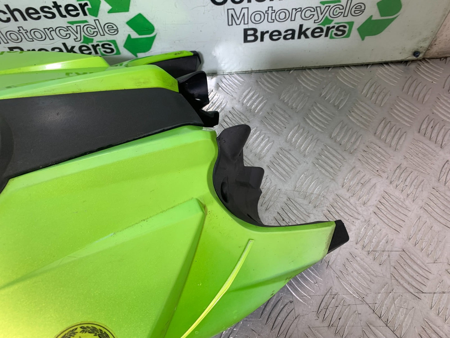 BENELLI BN125 BN 125 PETROL TANK COVER  YEAR 2018-2021 (CMB1245)