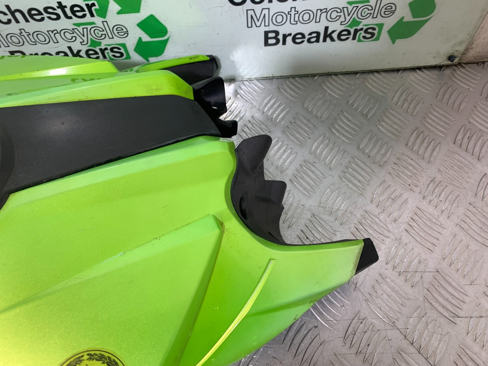 BENELLI BN125 BN 125 PETROL TANK COVER  YEAR 2018-2021 (CMB1245)