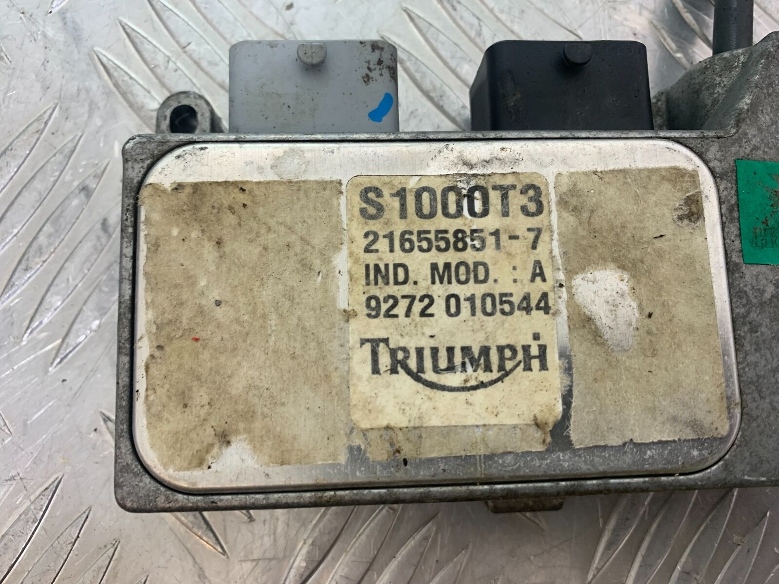 TRIUMPH 955i SPRINT ST ECU   YEAR 1999-2004 (CMB1124)