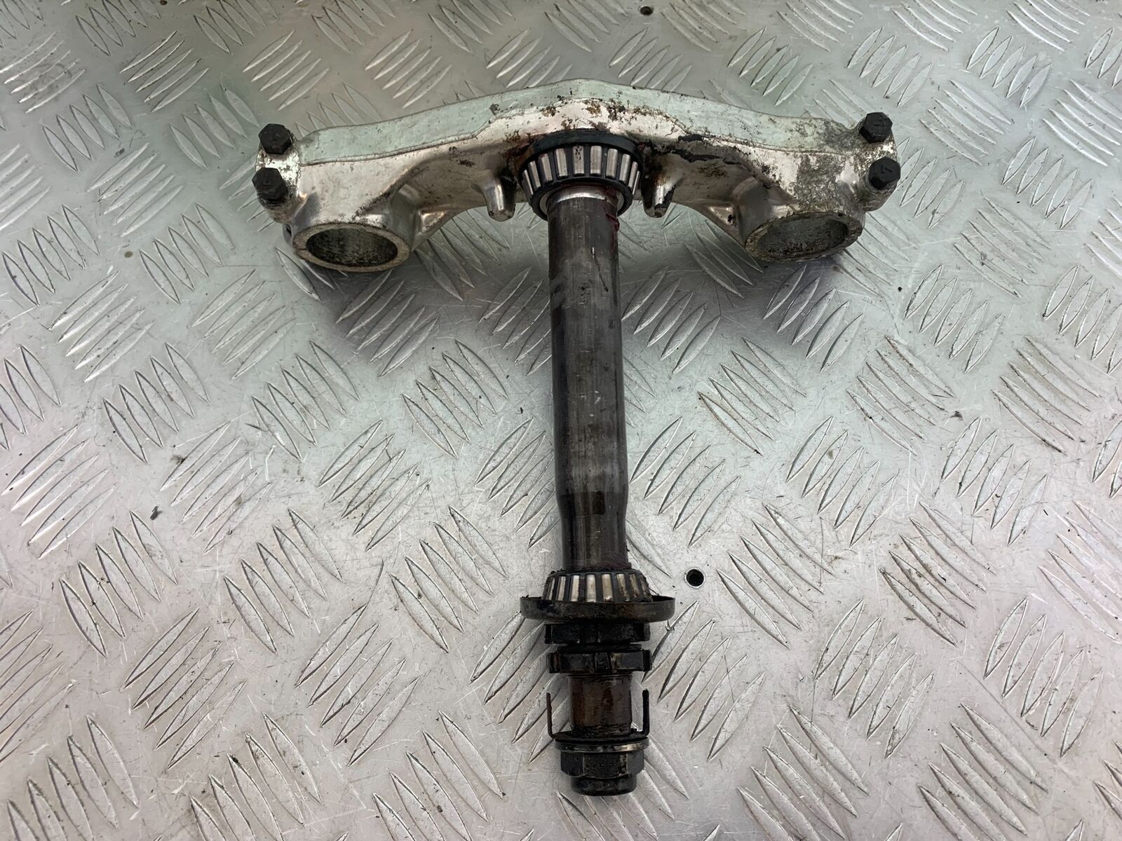 YAMAHA FJ1100 FJ 1100 BOTTOM YOKE  YEAR 1984-1985 (CMB1101)