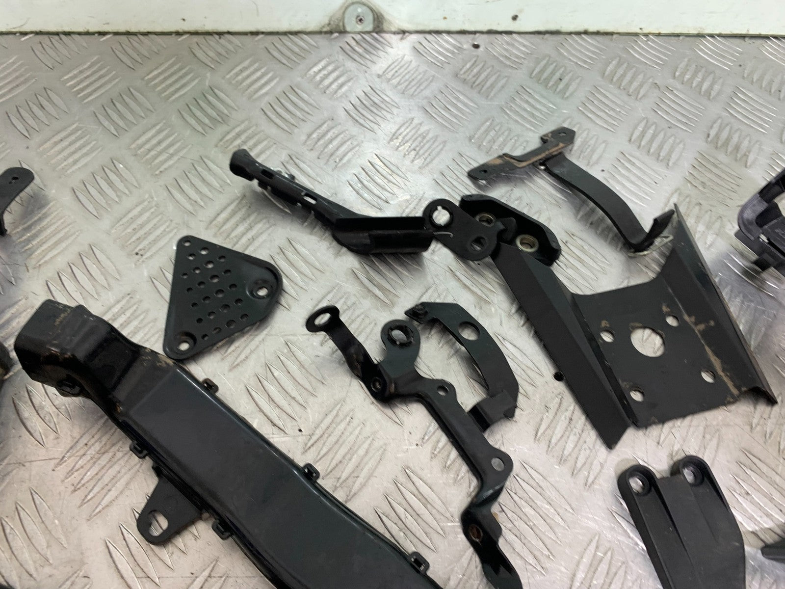KTM 125 DUKE INFILLS AND BRACKETS  YEAR 2018-2023 (CMB1185)