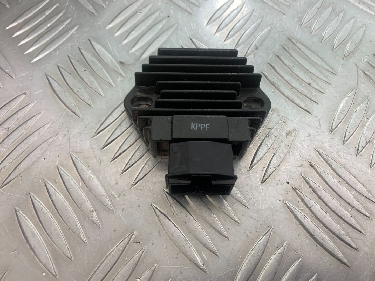 HONDA CBR125 CBR 125 REGULATOR  YEAR 2004-06  (CMB1040)