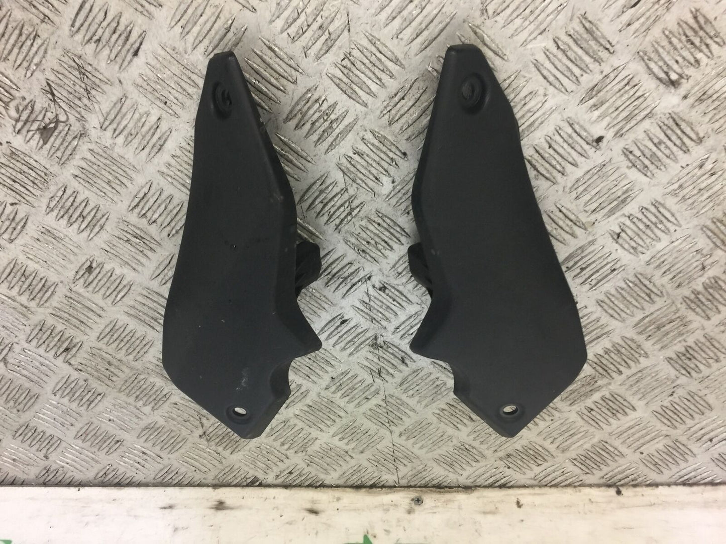 YAMAHA MT07 MT-07 TRACER LEFT AND RIGHT INFILLS   YEAR 2016 (STOCK 642)