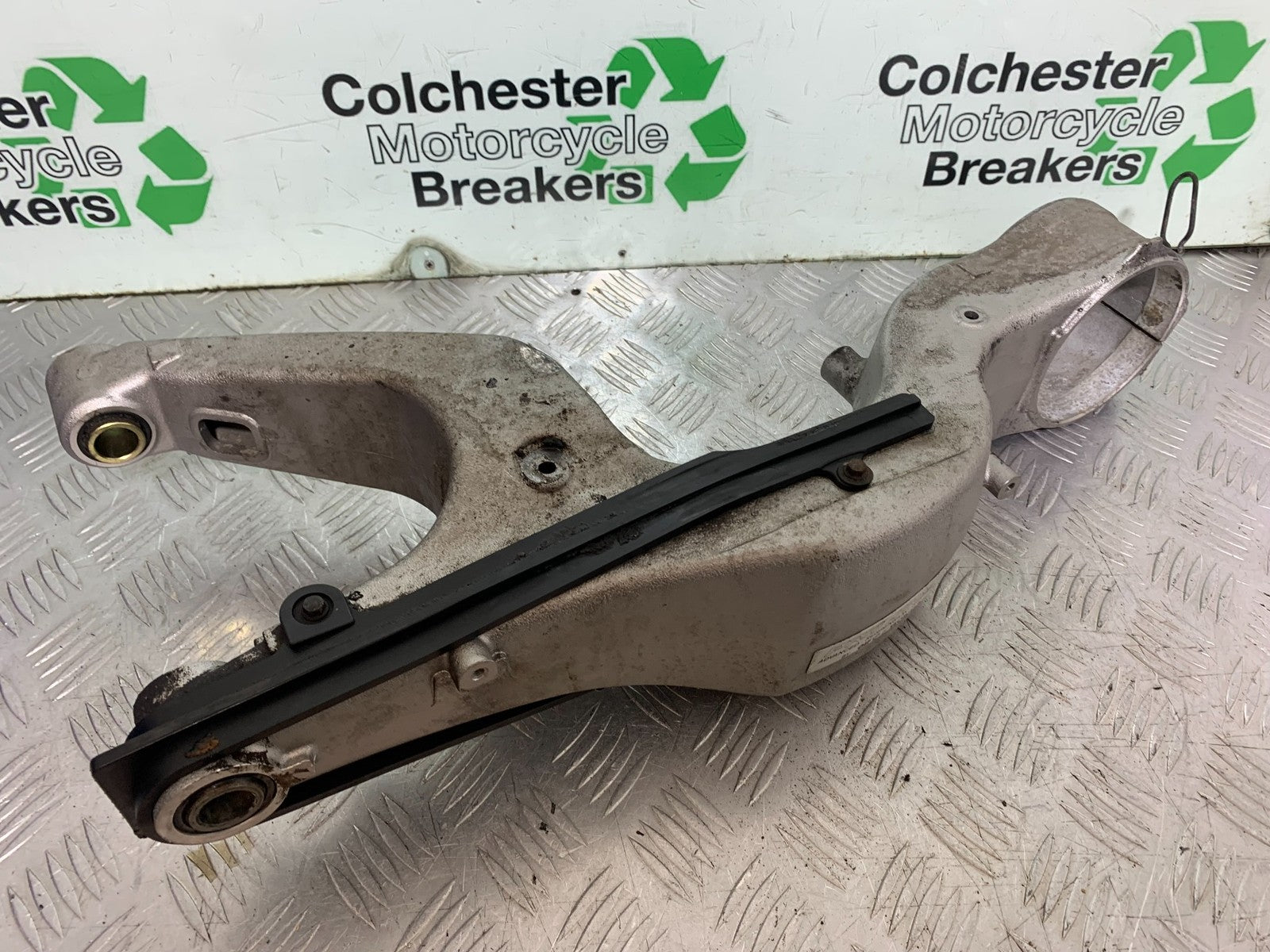 HONDA VFR800 VFR 800 V-TEC SWINGARM  YEAR 2002 -09 (CMB1296)